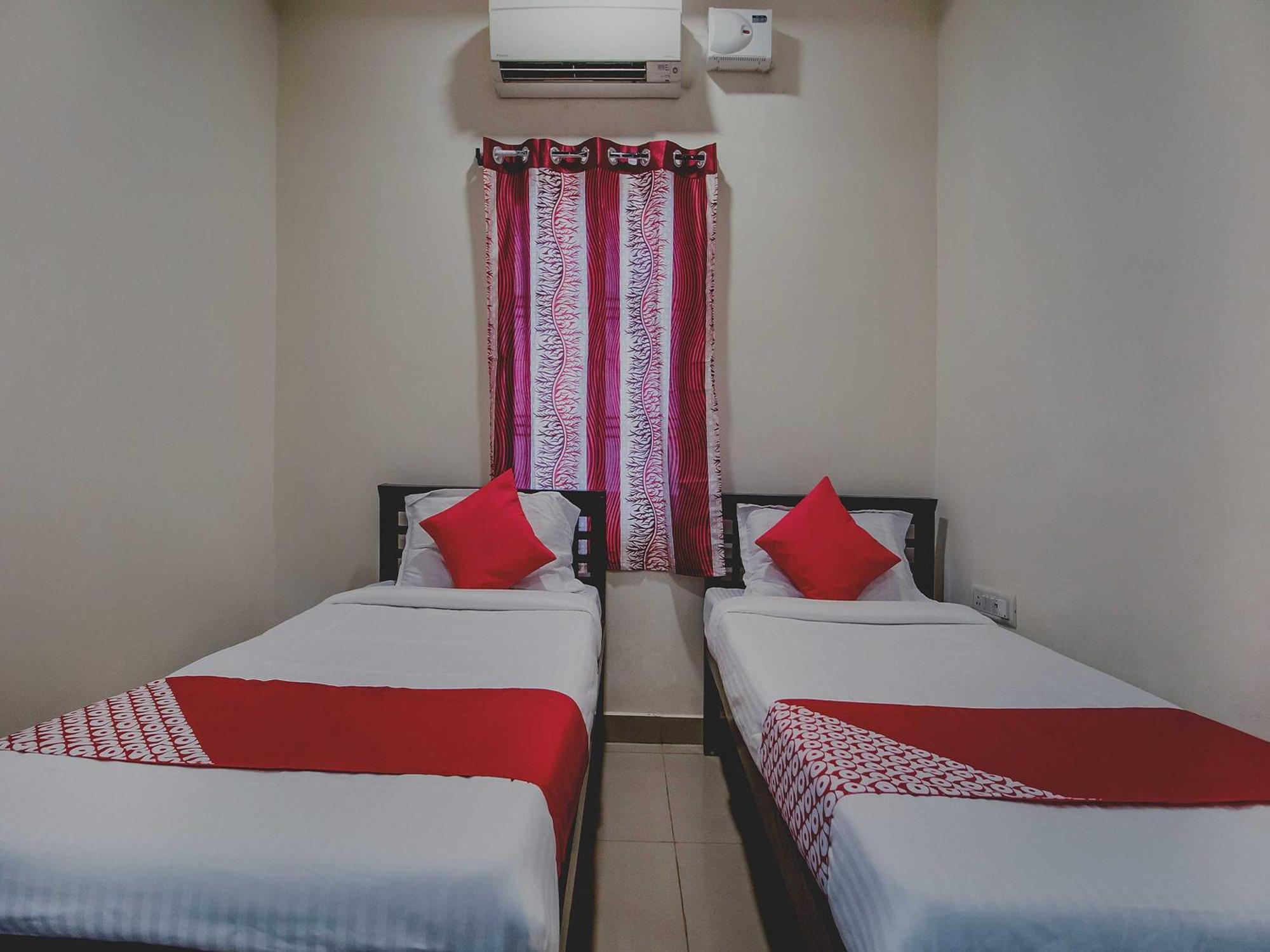 Secundurabad Hotel O Grand Brundavan מראה חיצוני תמונה