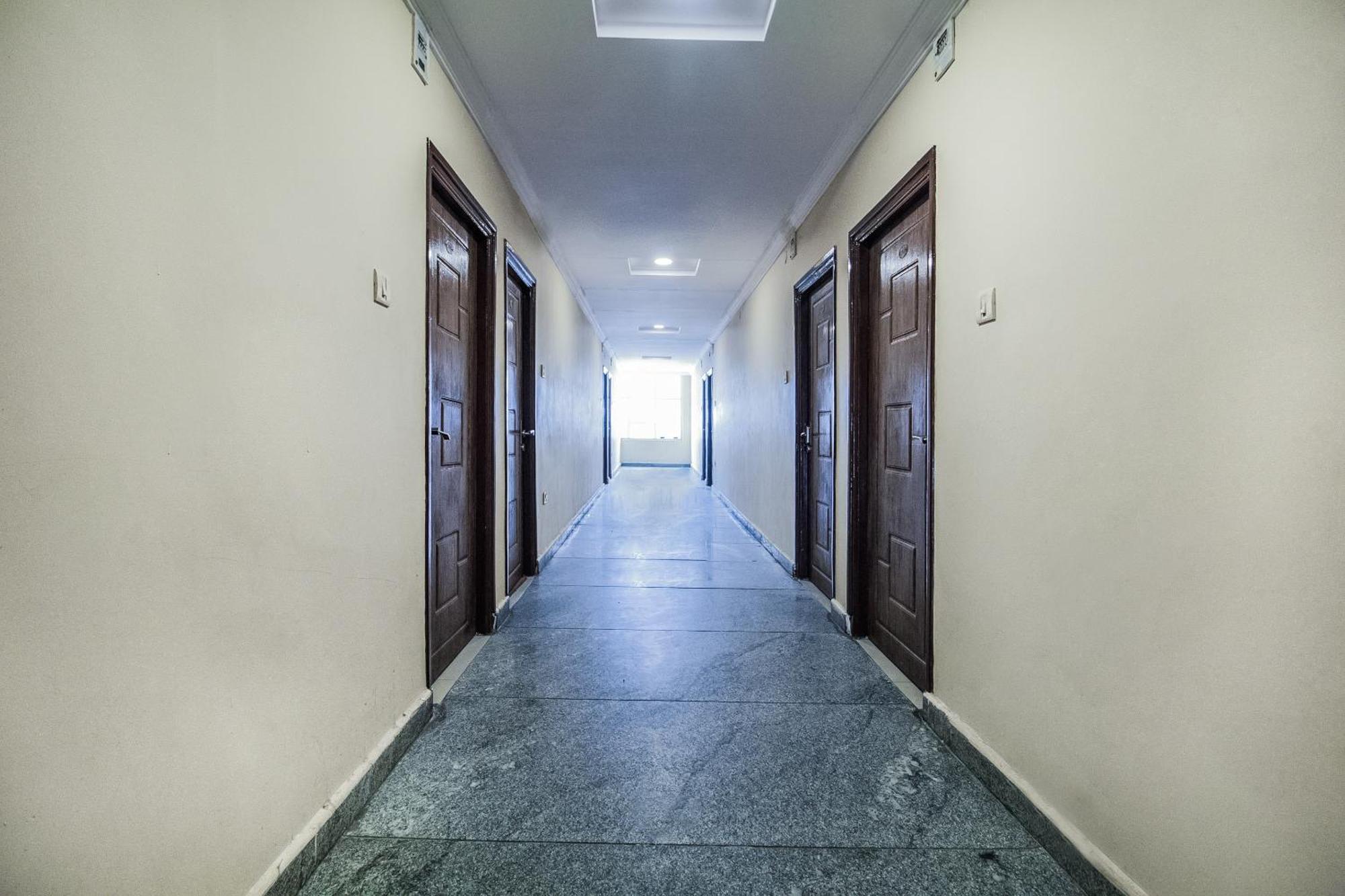 Secundurabad Hotel O Grand Brundavan מראה חיצוני תמונה